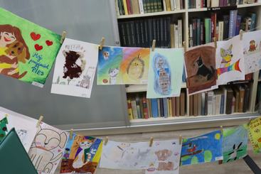 Akcja „Książka za karmę” i konkurs „Zwierzaki słodziaki” w Miejskiej Bibliotece podsumowane! (zdjęcia)